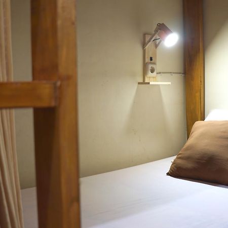 The Sleepingroom Hostel Yogyakarta Exterior foto