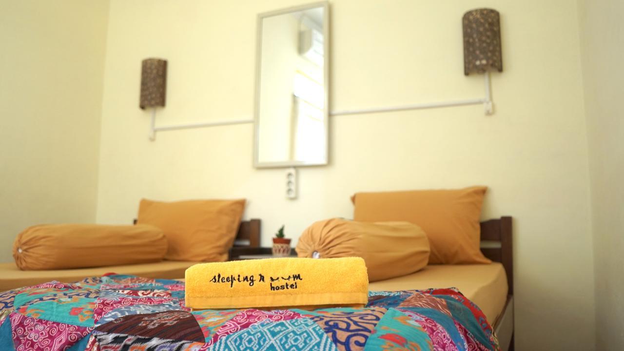 The Sleepingroom Hostel Yogyakarta Exterior foto