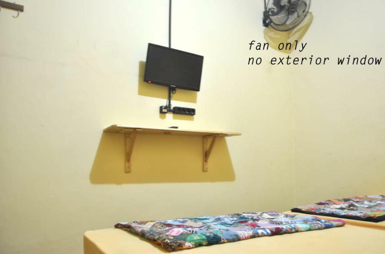 The Sleepingroom Hostel Yogyakarta Exterior foto